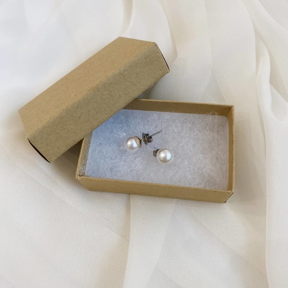 VTG Ivory Pearl Ball Gold Stud Earrings - Picture 4 of 9